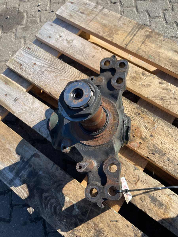 VOLVO STEERING KNUCKLE 22848434 - مفصل التوجيه - شاحنة: صور 1 VOLVO STEERING KNUCKLE 22848434 - مفصل التوجيه - شاحنة: صور 1