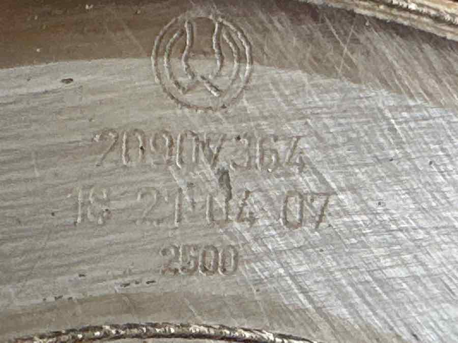 VOLVO VIBRATION DAMPER 20907364 - المحرك و قطع الغيار - شاحنة: صور 3 VOLVO VIBRATION DAMPER 20907364 - المحرك و قطع الغيار - شاحنة: صور 3