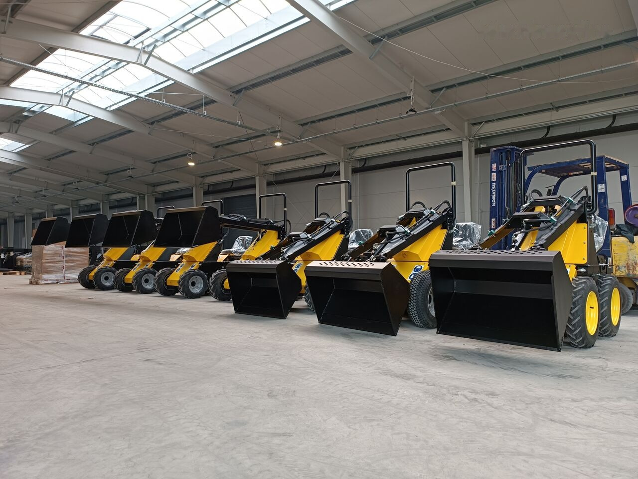 Tur Poland Radlader Mini loader Mini Hoflader N 520 - شيول صغير: صور 1 Tur Poland Radlader Mini loader Mini Hoflader N 520 - شيول صغير: صور 1