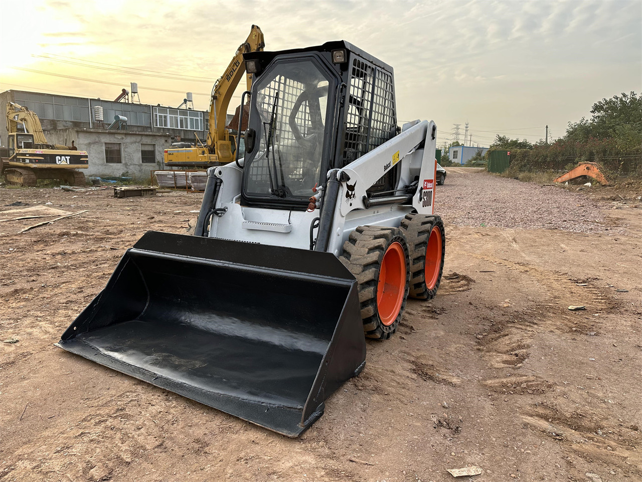 BOBCAT S300 - شيول صغير: صور 3 BOBCAT S300 - شيول صغير: صور 3