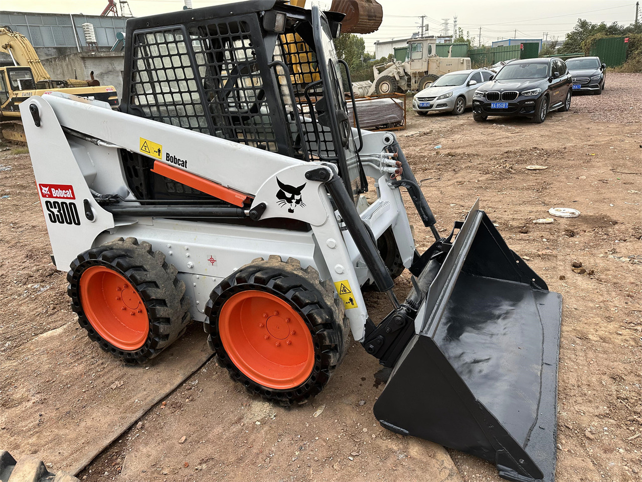 BOBCAT S300 - شيول صغير: صور 5 BOBCAT S300 - شيول صغير: صور 5