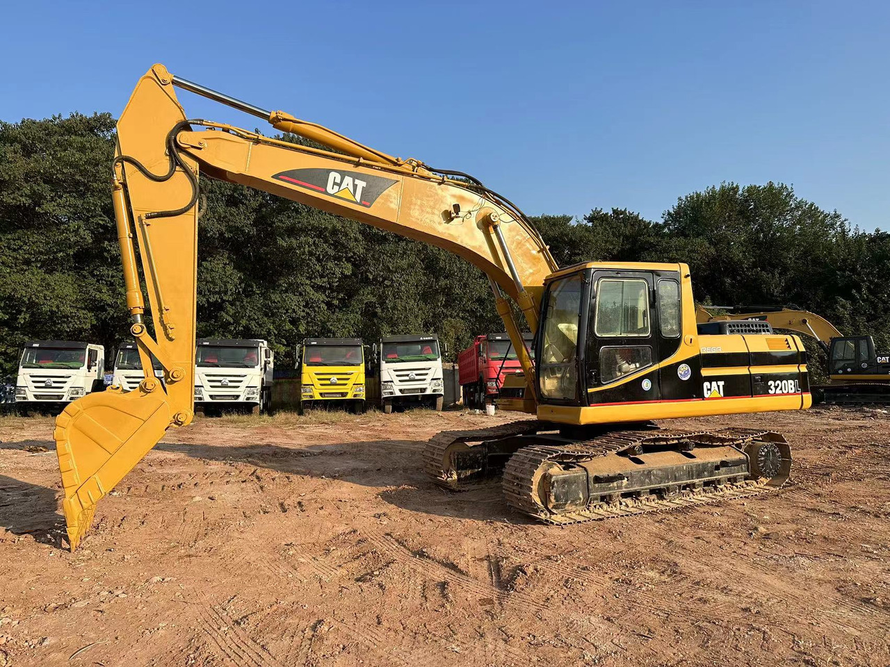 CAT 320B excavator - حفارات زحافة: صور 4 CAT 320B excavator - حفارات زحافة: صور 4