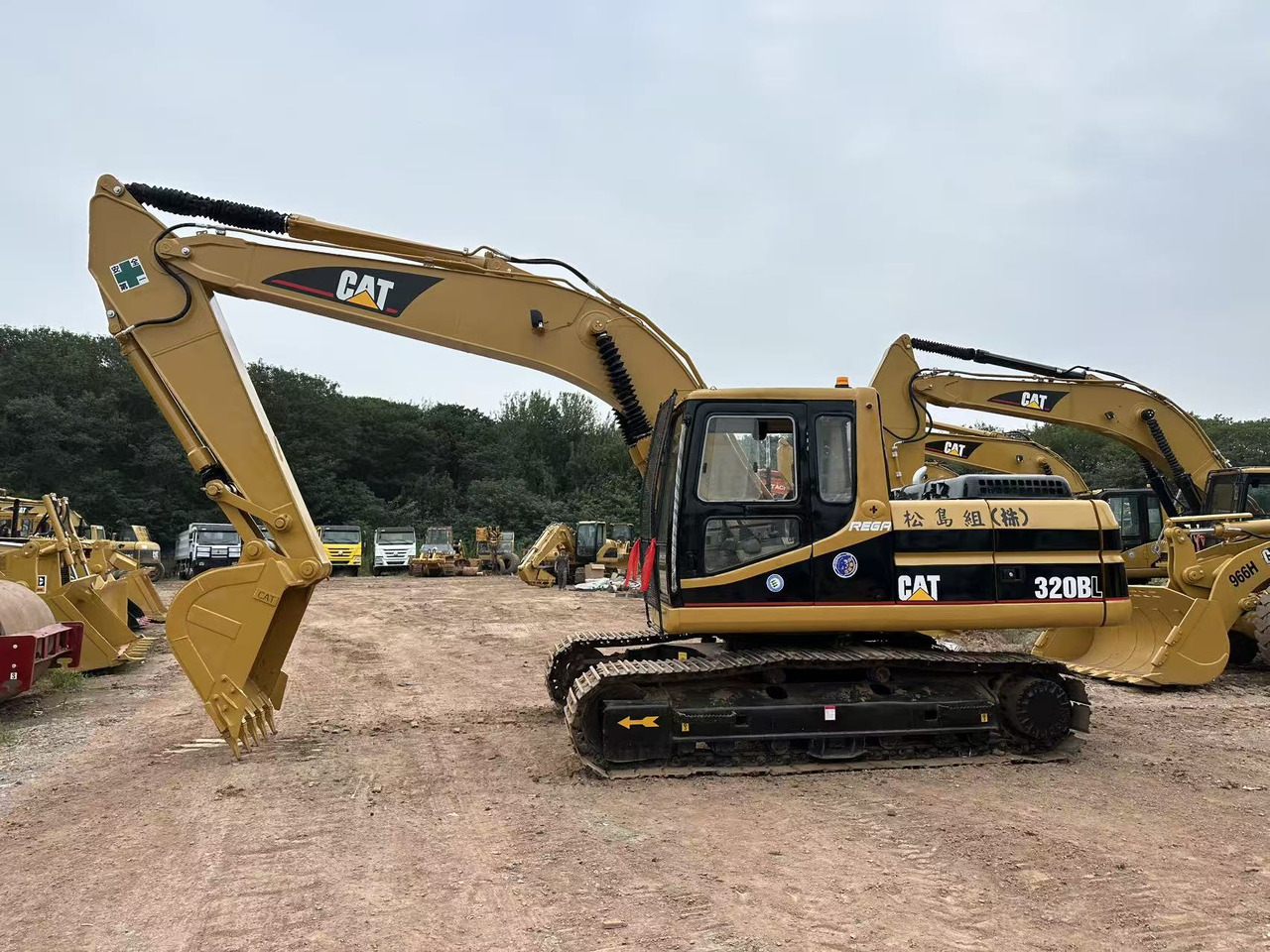 CAT 320B excavator - حفارات زحافة: صور 1 CAT 320B excavator - حفارات زحافة: صور 1