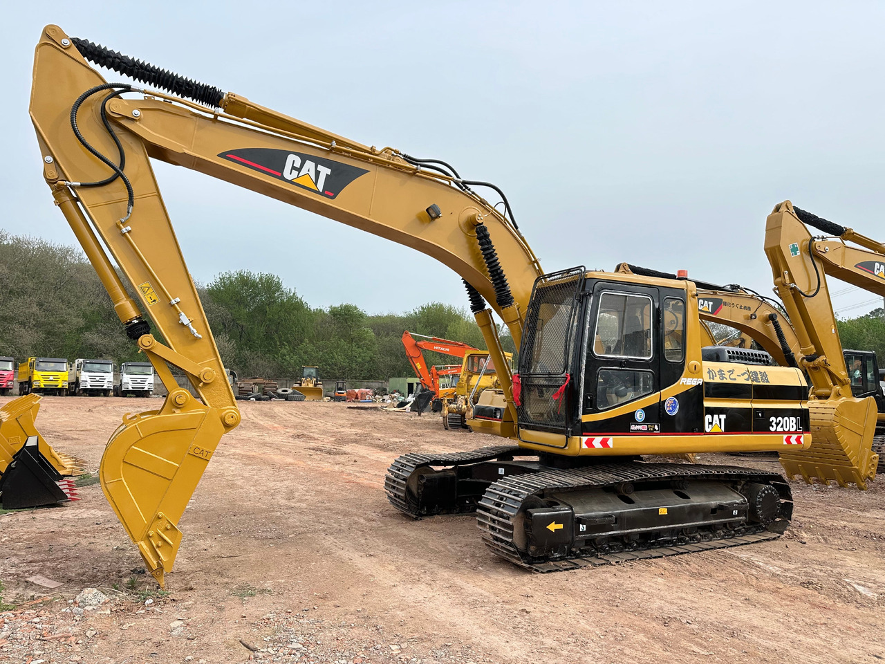 CAT 320BL - حفارات زحافة: صور 2 CAT 320BL - حفارات زحافة: صور 2