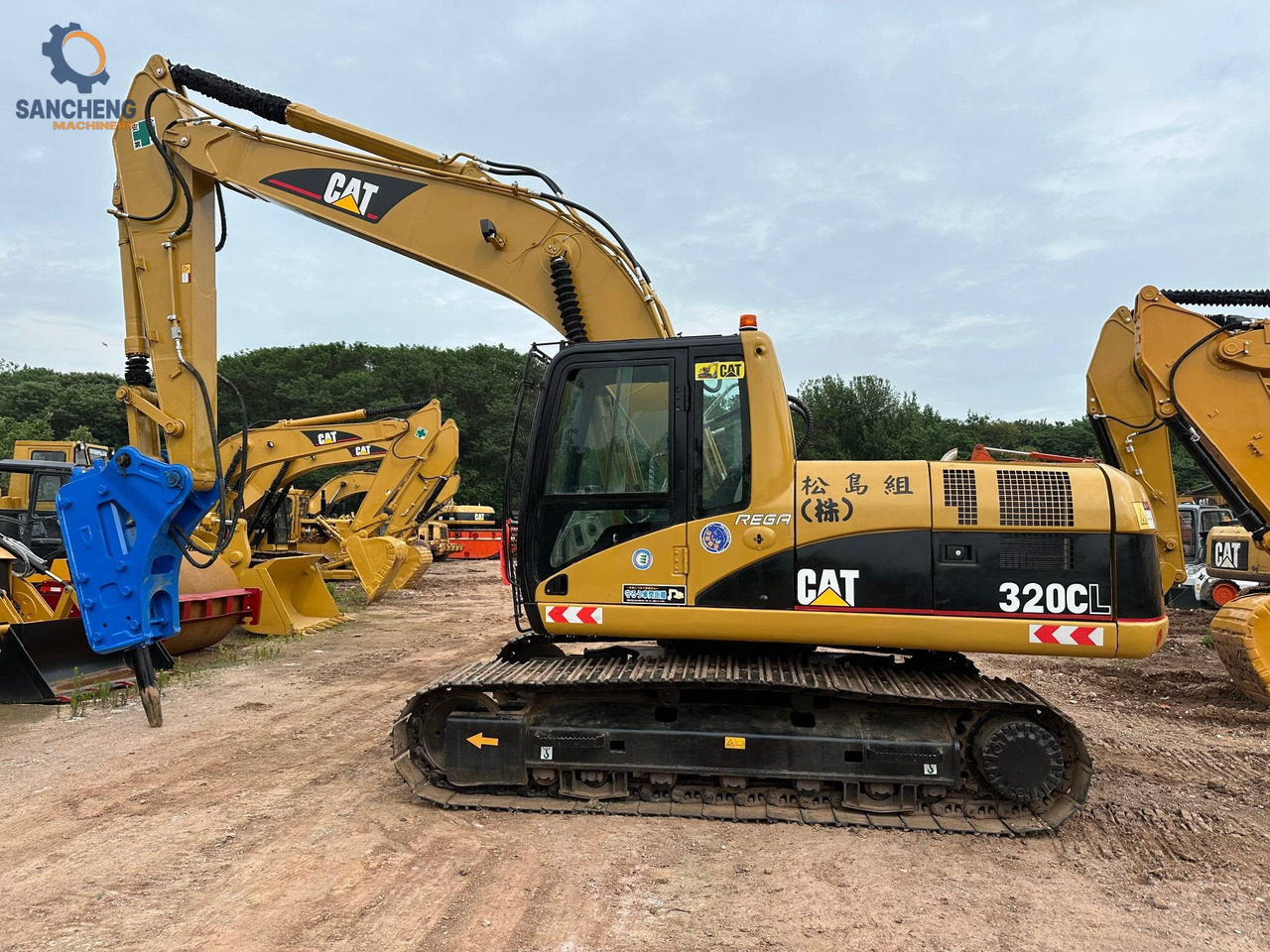 CAT 320CL crawler excavator with hammer - حفارات زحافة: صور 2 CAT 320CL crawler excavator with hammer - حفارات زحافة: صور 2