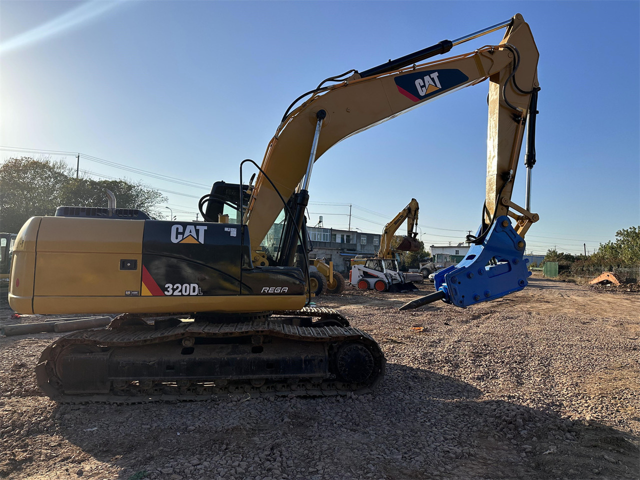 CAT 320DL - حفارة: صور 2 CAT 320DL - حفارة: صور 2