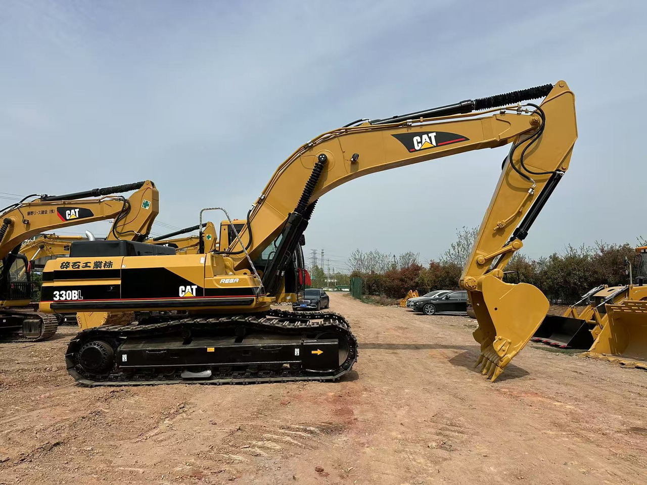 CAT 330BL - حفارات زحافة: صور 1 CAT 330BL - حفارات زحافة: صور 1