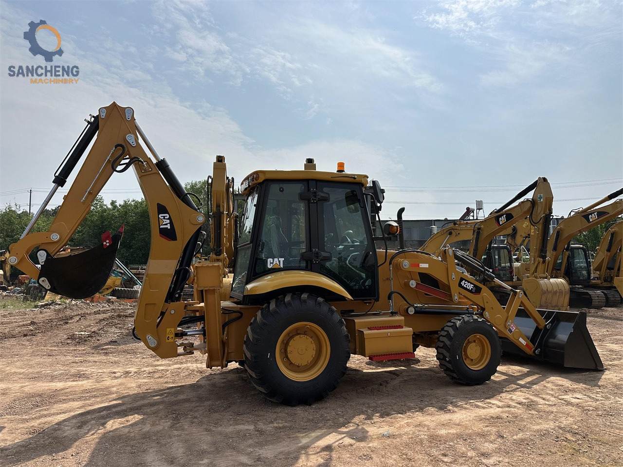 CAT 420F2 - حفار متعدد الاستخدام: صور 2 CAT 420F2 - حفار متعدد الاستخدام: صور 2