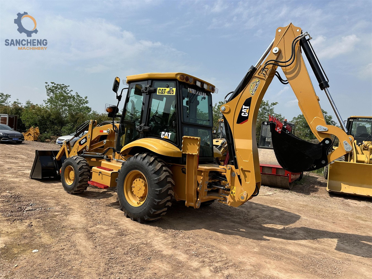 CAT 420F2 - حفار متعدد الاستخدام: صور 4 CAT 420F2 - حفار متعدد الاستخدام: صور 4