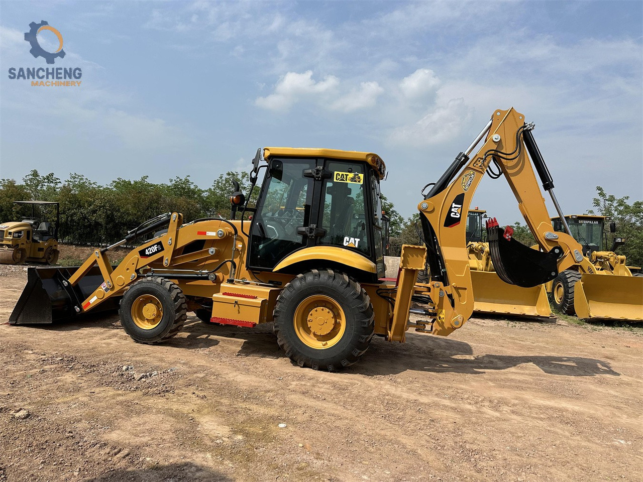 CAT 420F2 - حفار متعدد الاستخدام: صور 3 CAT 420F2 - حفار متعدد الاستخدام: صور 3