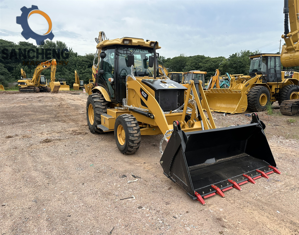 CAT 432F backhoe loader - حفار متعدد الاستخدام: صور 3 CAT 432F backhoe loader - حفار متعدد الاستخدام: صور 3