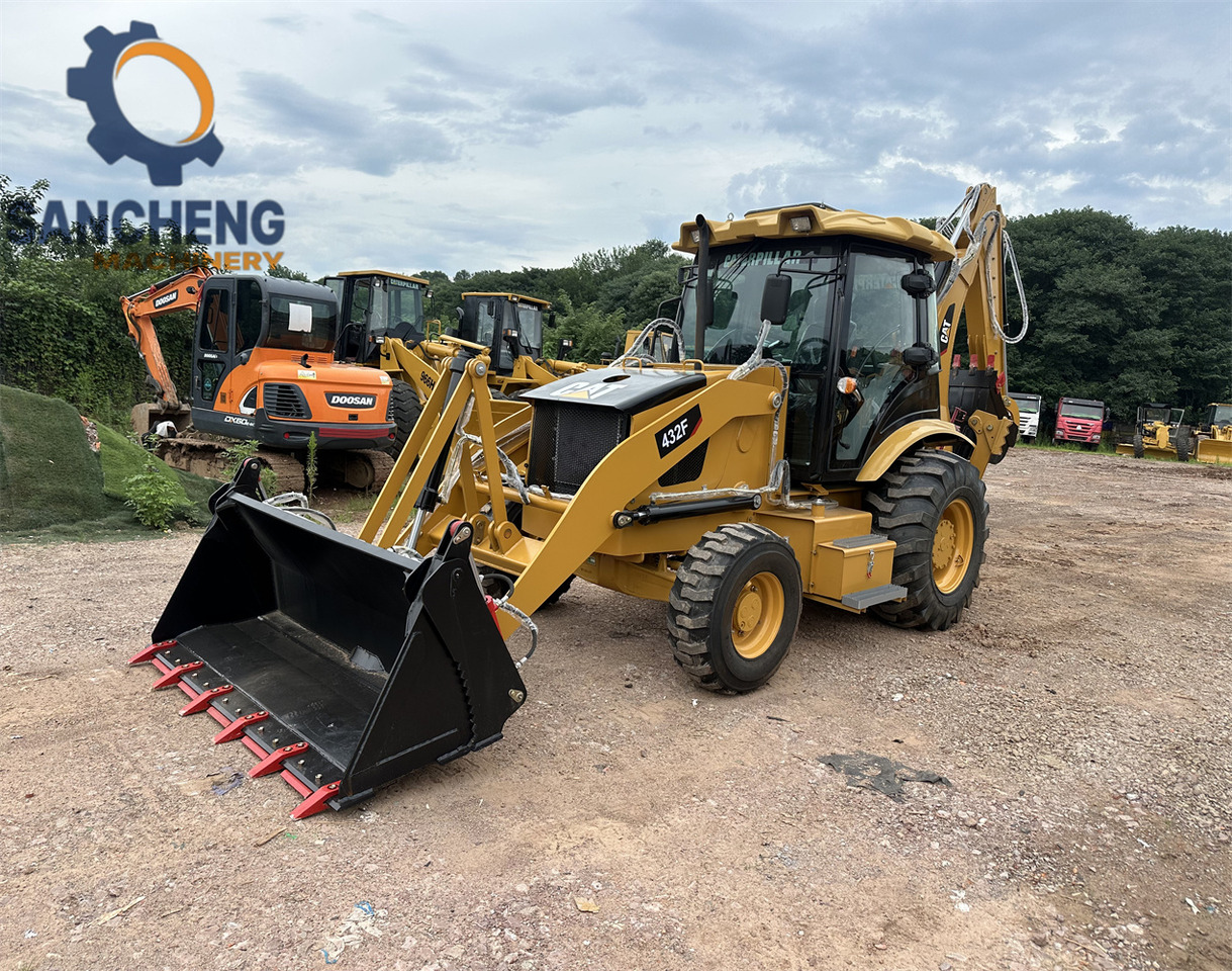 CAT 432F - حفار متعدد الاستخدام: صور 2 CAT 432F - حفار متعدد الاستخدام: صور 2