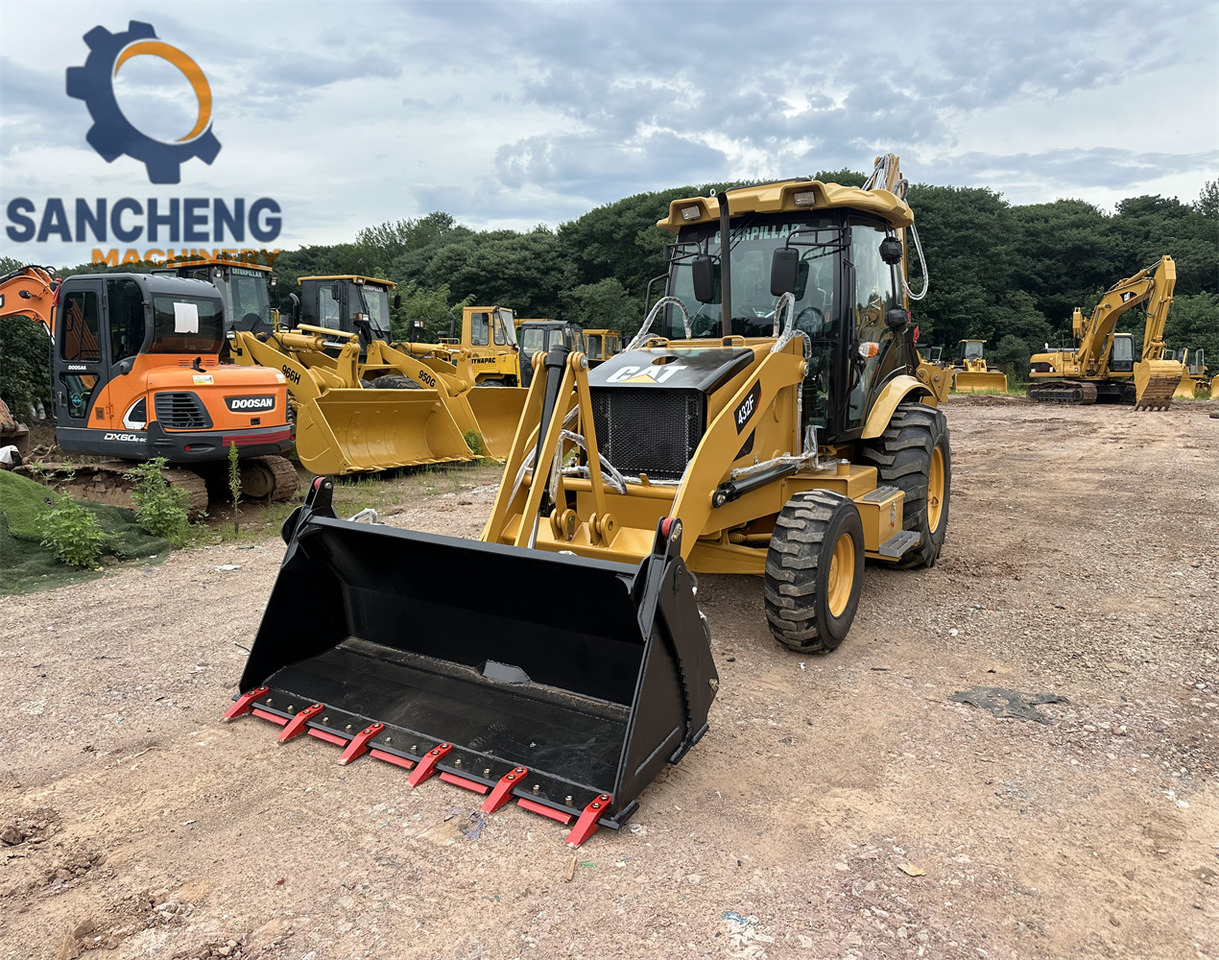 CAT 432F - حفار متعدد الاستخدام: صور 5 CAT 432F - حفار متعدد الاستخدام: صور 5