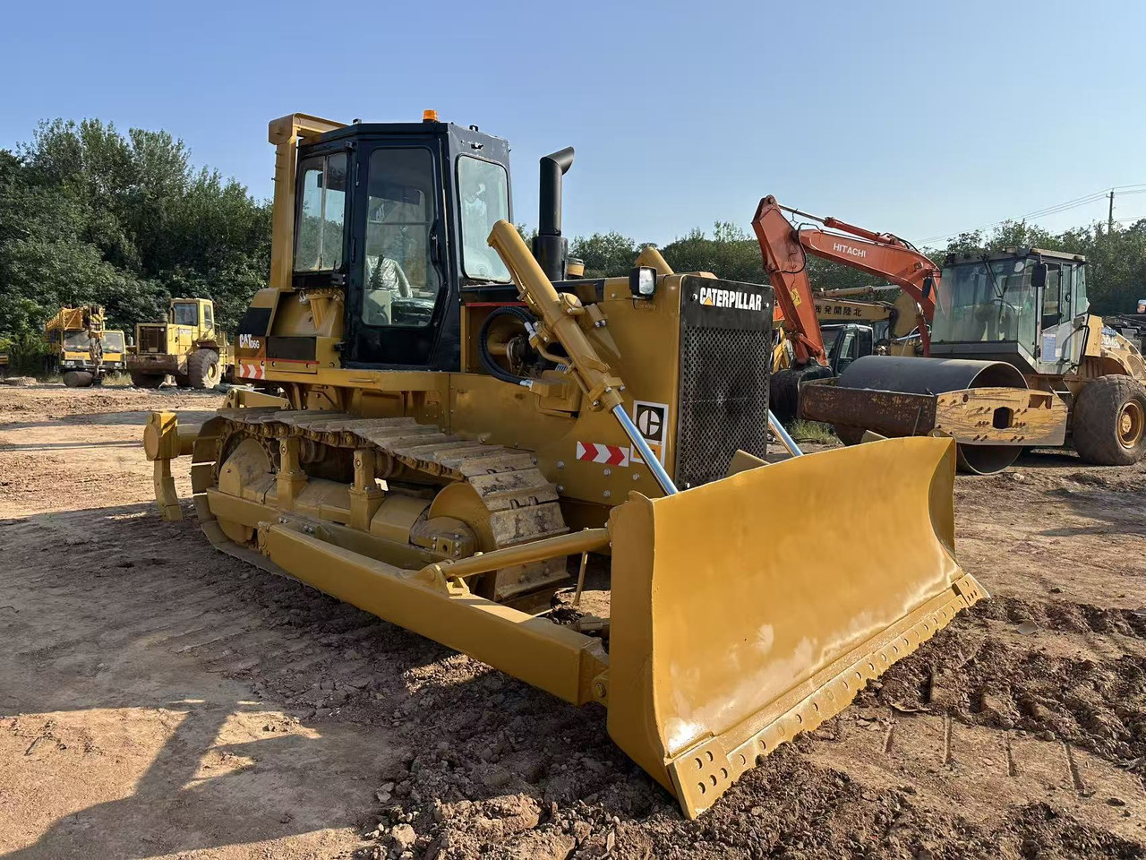 CAT D6G - بلدوزر: صور 1 CAT D6G - بلدوزر: صور 1