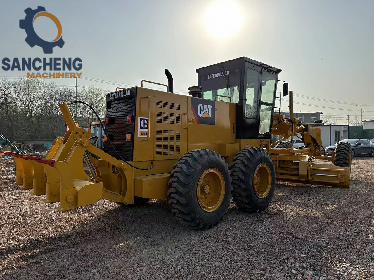 آلة تسوية الأرض CATERPILLAR 120H: صور 9
