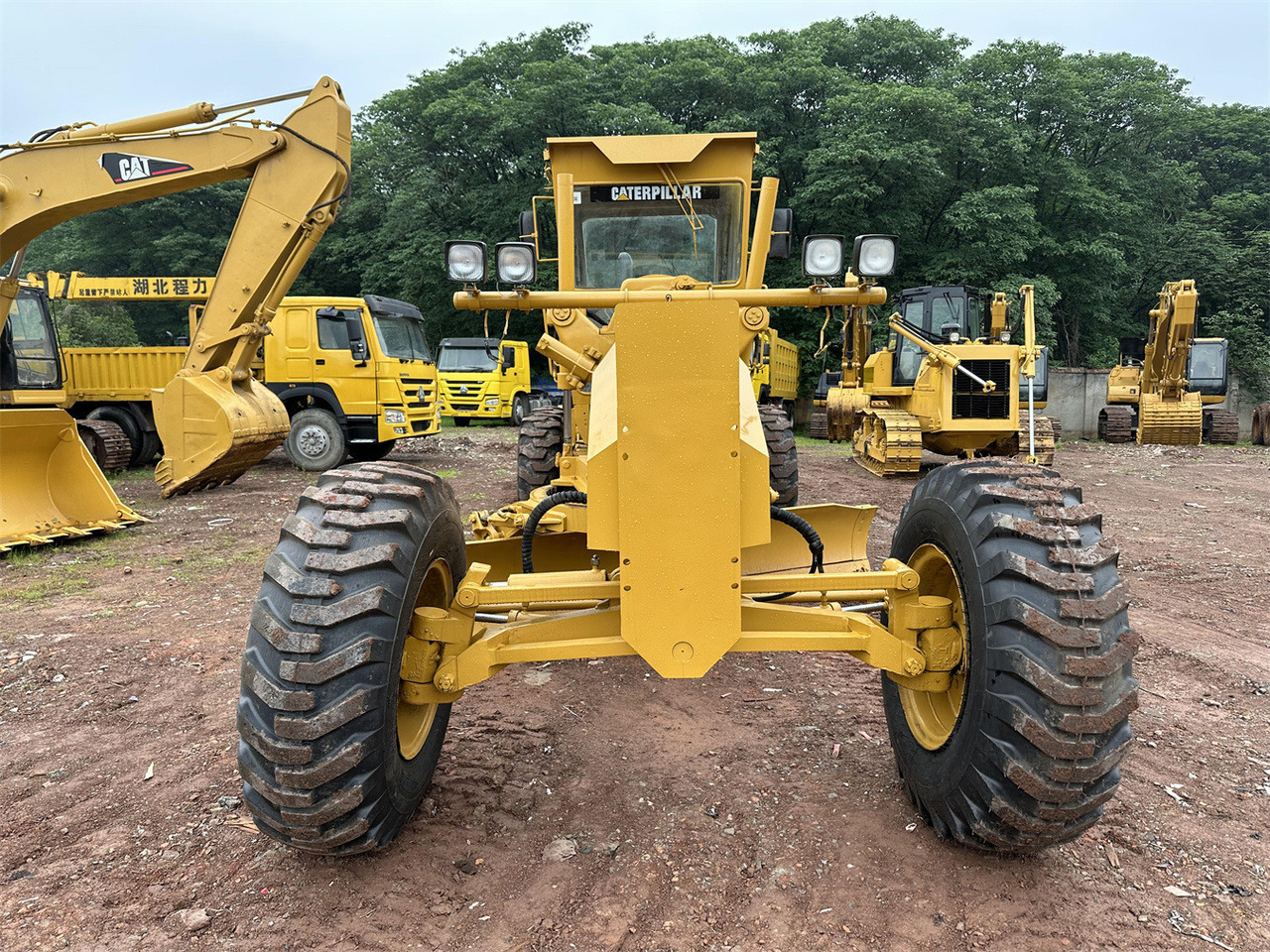 آلة تسوية الأرض CATERPILLAR 140H motor grader: صور 7