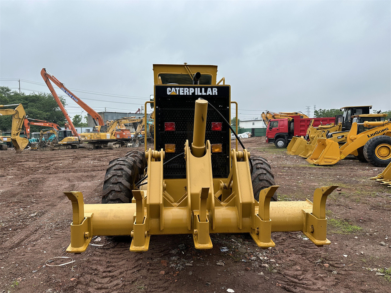 آلة تسوية الأرض CATERPILLAR 140H motor grader: صور 8
