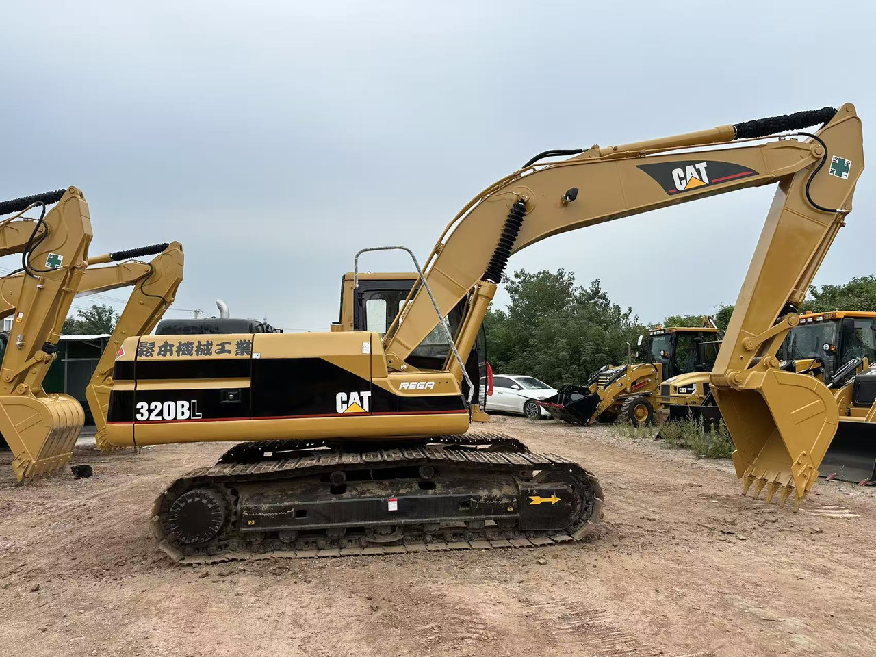 CATERPILLAR 320BL crawler excavator - حفارة: صور 2 CATERPILLAR 320BL crawler excavator - حفارة: صور 2