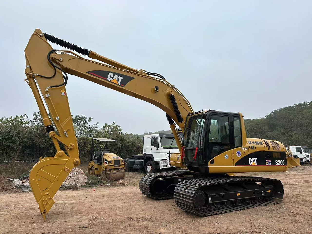 CATERPILLAR 320CL crawler excavator - حفارات زحافة: صور 2 CATERPILLAR 320CL crawler excavator - حفارات زحافة: صور 2
