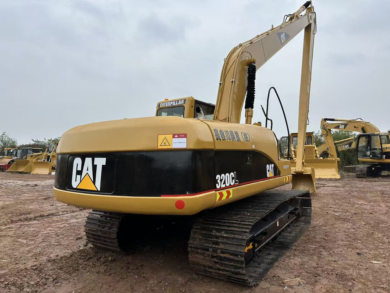 CATERPILLAR 320CL long reach excavator - حفارات زحافة: صور 3 CATERPILLAR 320CL long reach excavator - حفارات زحافة: صور 3