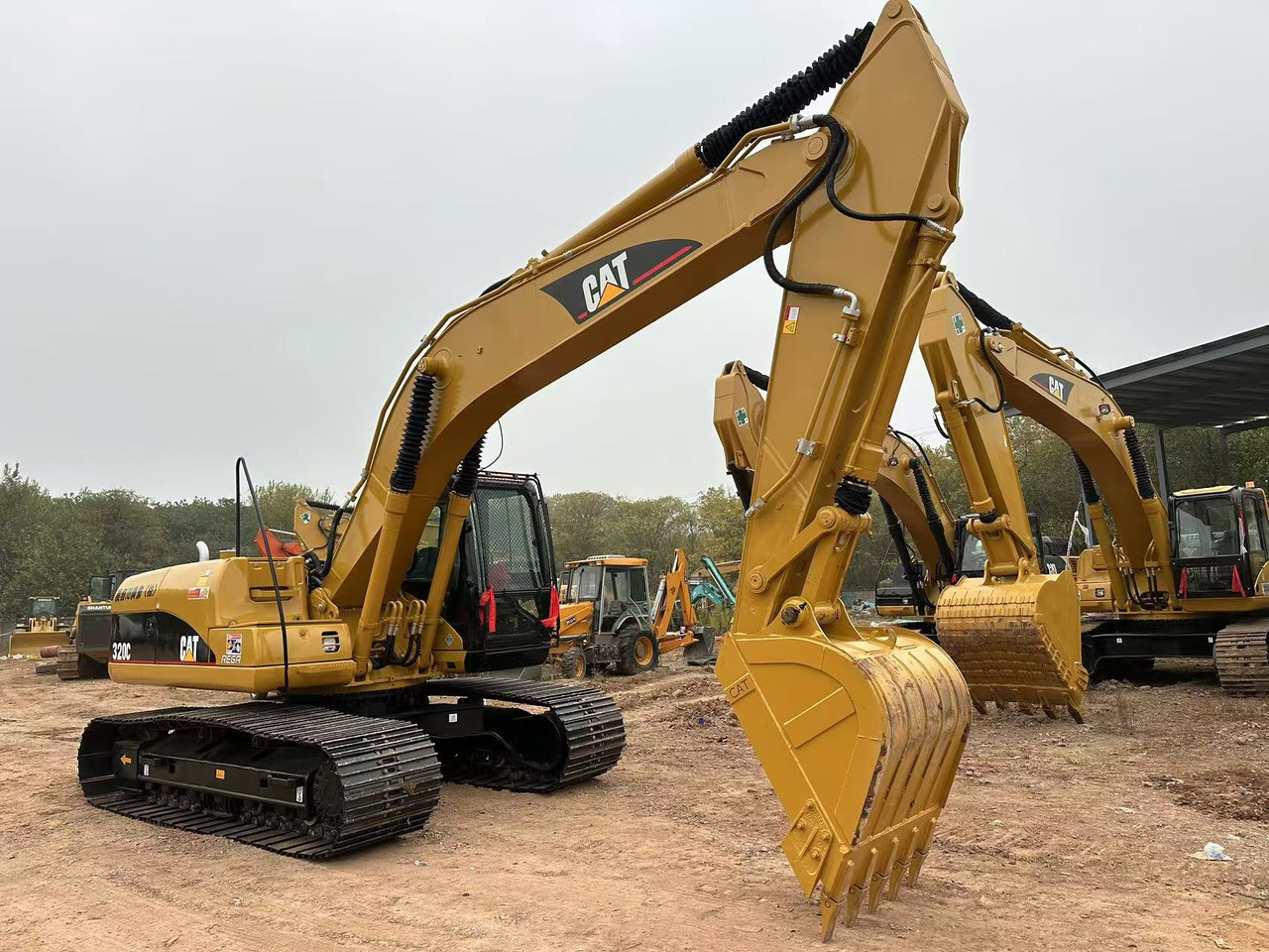 CATERPILLAR 320CL - حفارات زحافة: صور 2 CATERPILLAR 320CL - حفارات زحافة: صور 2