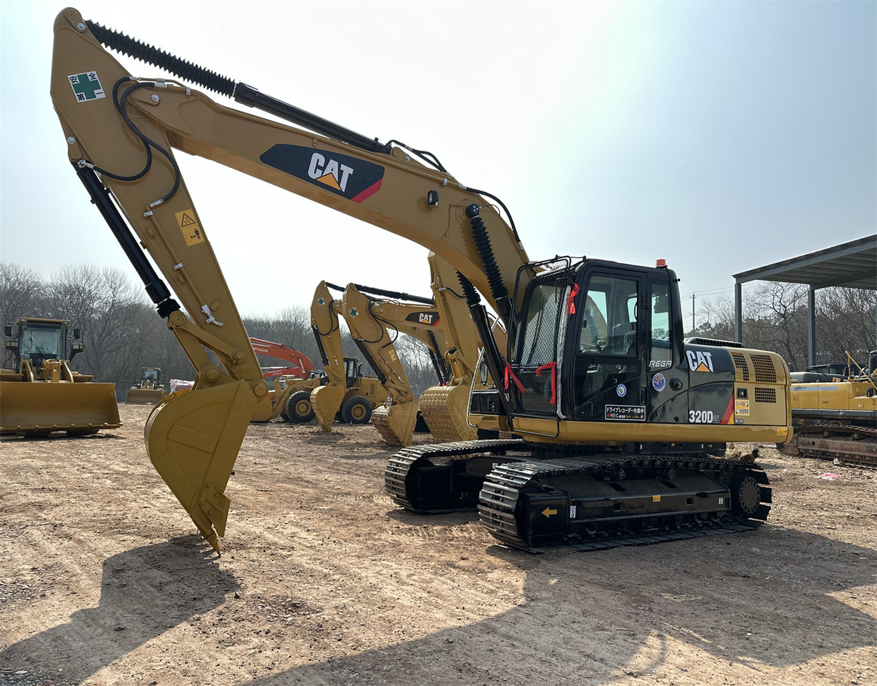 CATERPILLAR 320D2L - حفارات زحافة: صور 4 CATERPILLAR 320D2L - حفارات زحافة: صور 4