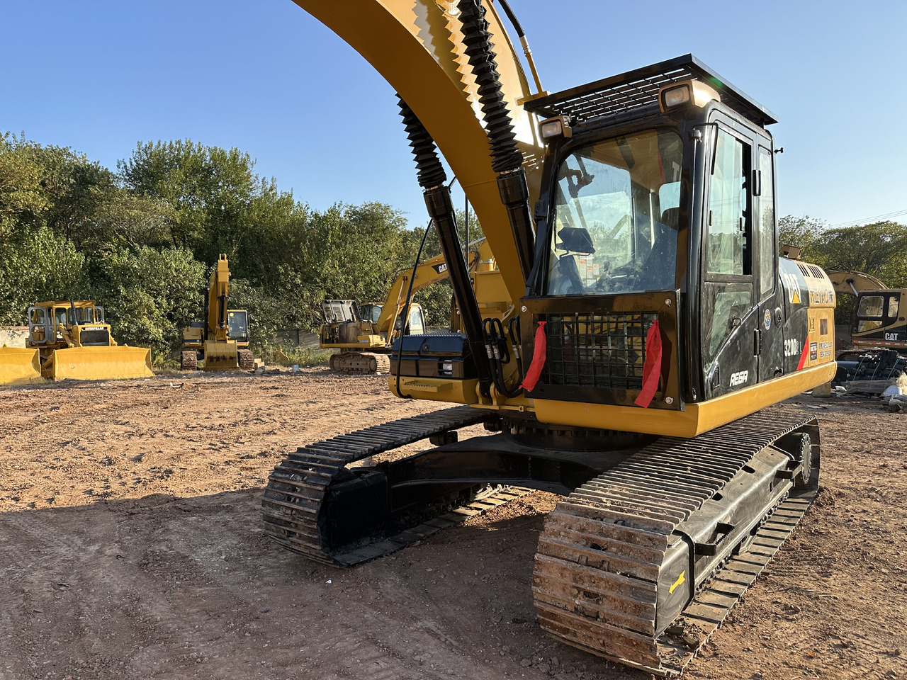 CATERPILLAR 320DL crawler excavator - حفارات زحافة: صور 5 CATERPILLAR 320DL crawler excavator - حفارات زحافة: صور 5