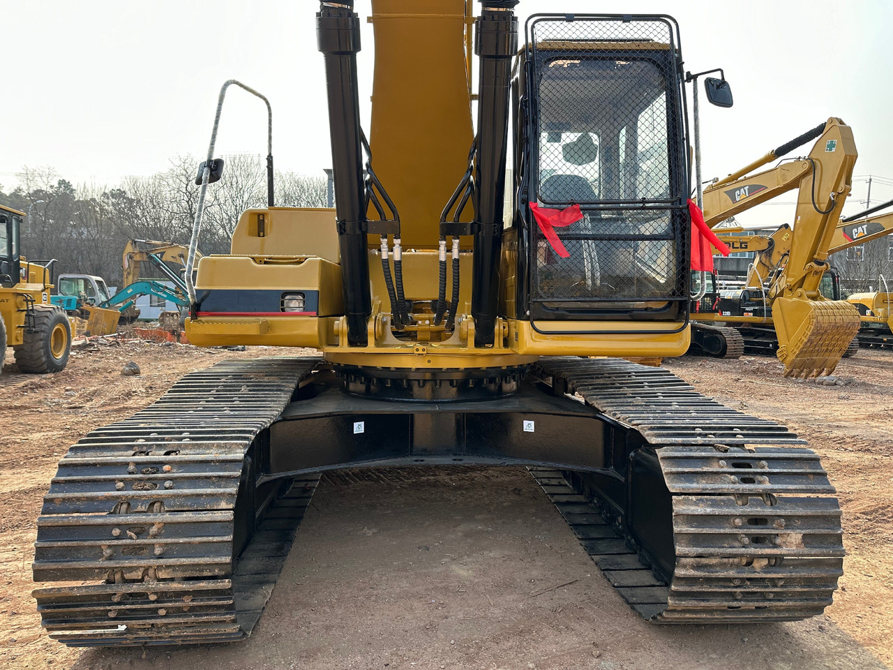 CATERPILLAR 330BL crawler excavator - حفارات زحافة: صور 5 CATERPILLAR 330BL crawler excavator - حفارات زحافة: صور 5