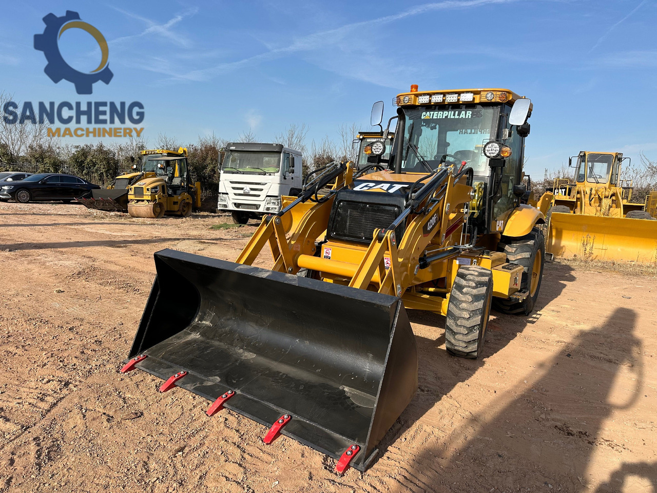 CATERPILLAR 420F2 - حفار متعدد الاستخدام: صور 4 CATERPILLAR 420F2 - حفار متعدد الاستخدام: صور 4