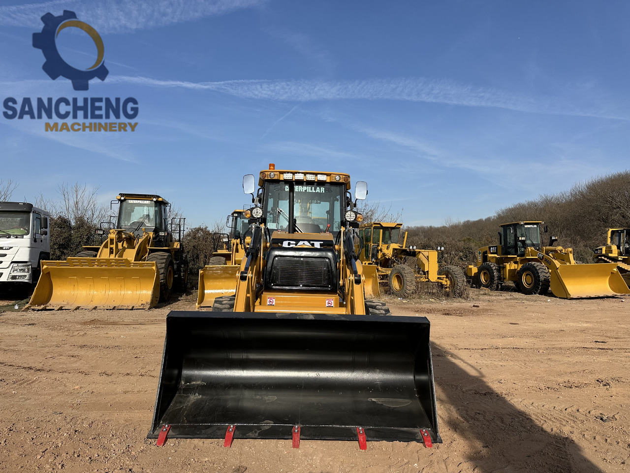 CATERPILLAR 420F2 - حفار متعدد الاستخدام: صور 3 CATERPILLAR 420F2 - حفار متعدد الاستخدام: صور 3