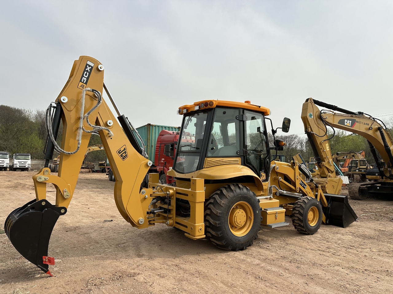 CATERPILLAR 420F2 - حفار متعدد الاستخدام: صور 2 CATERPILLAR 420F2 - حفار متعدد الاستخدام: صور 2