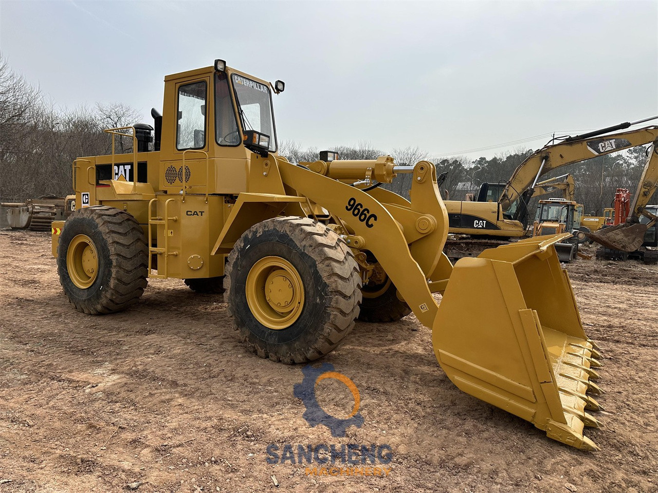 CATERPILLAR 966C - اللودر بعجل: صور 1 CATERPILLAR 966C - اللودر بعجل: صور 1