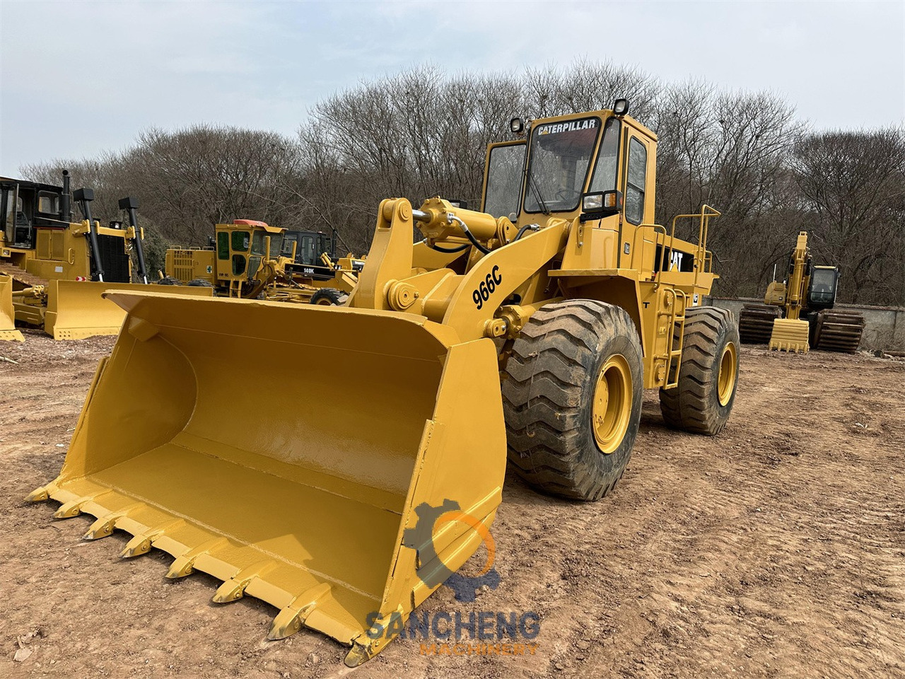 اللودر بعجل CATERPILLAR 966C: صور 11
