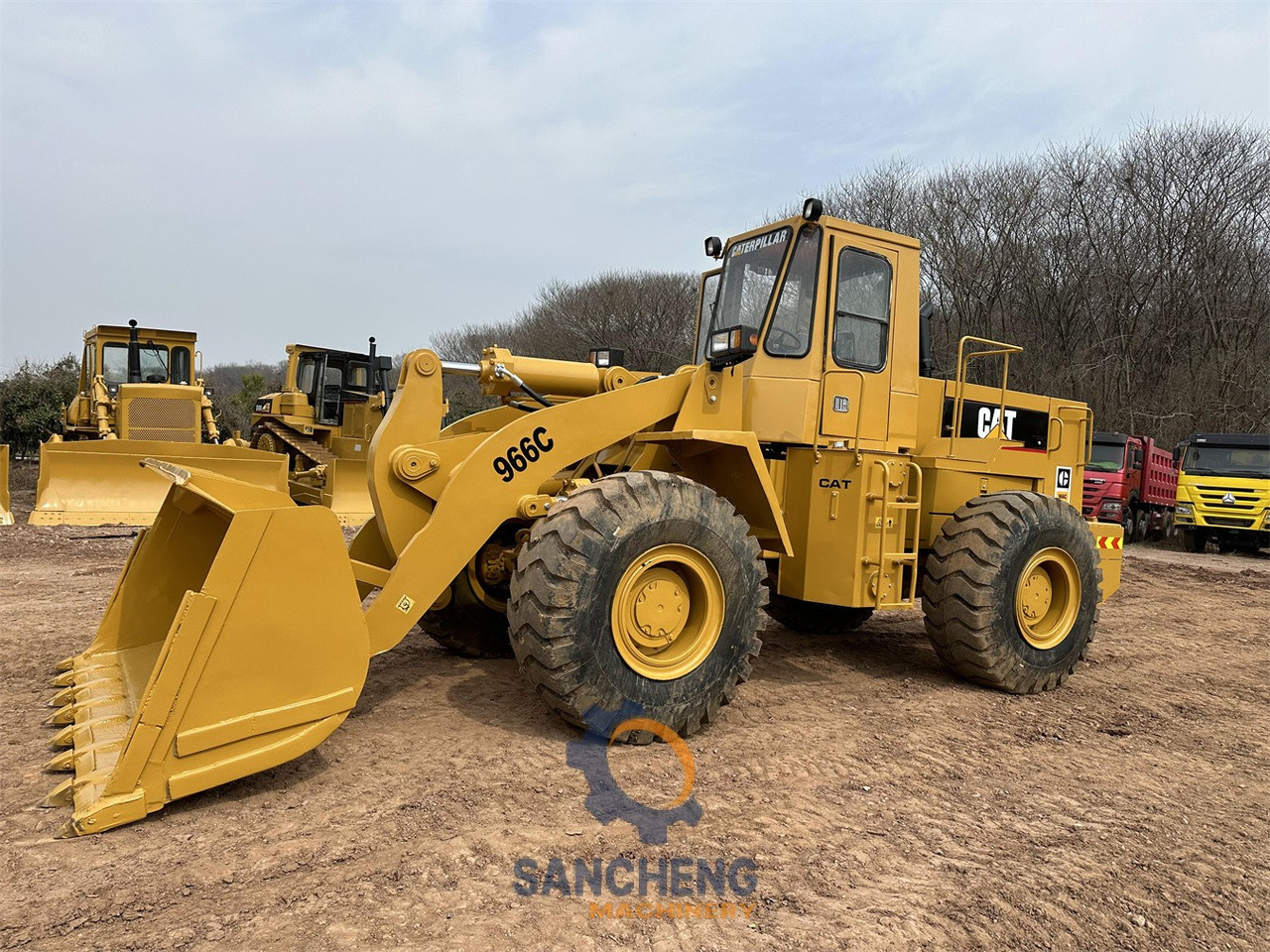 اللودر بعجل CATERPILLAR 966C: صور 10
