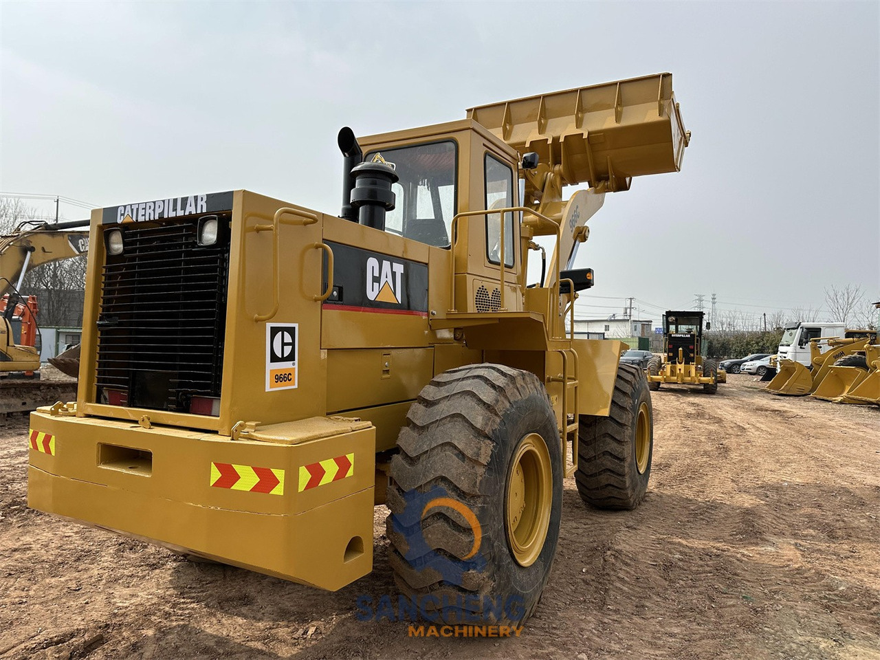 اللودر بعجل CATERPILLAR 966C: صور 6
