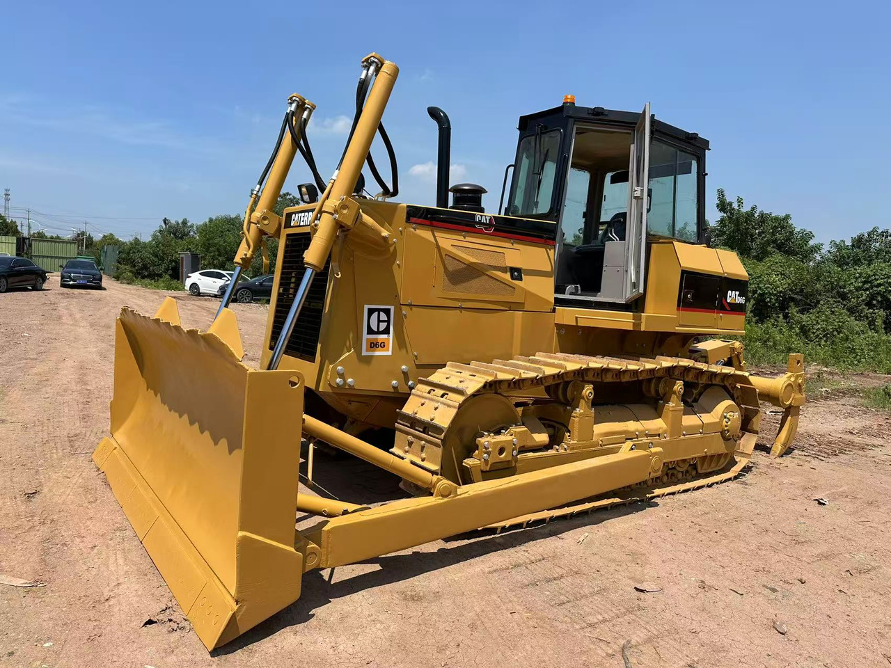 CATERPILLAR D6G - بلدوزر: صور 1 CATERPILLAR D6G - بلدوزر: صور 1