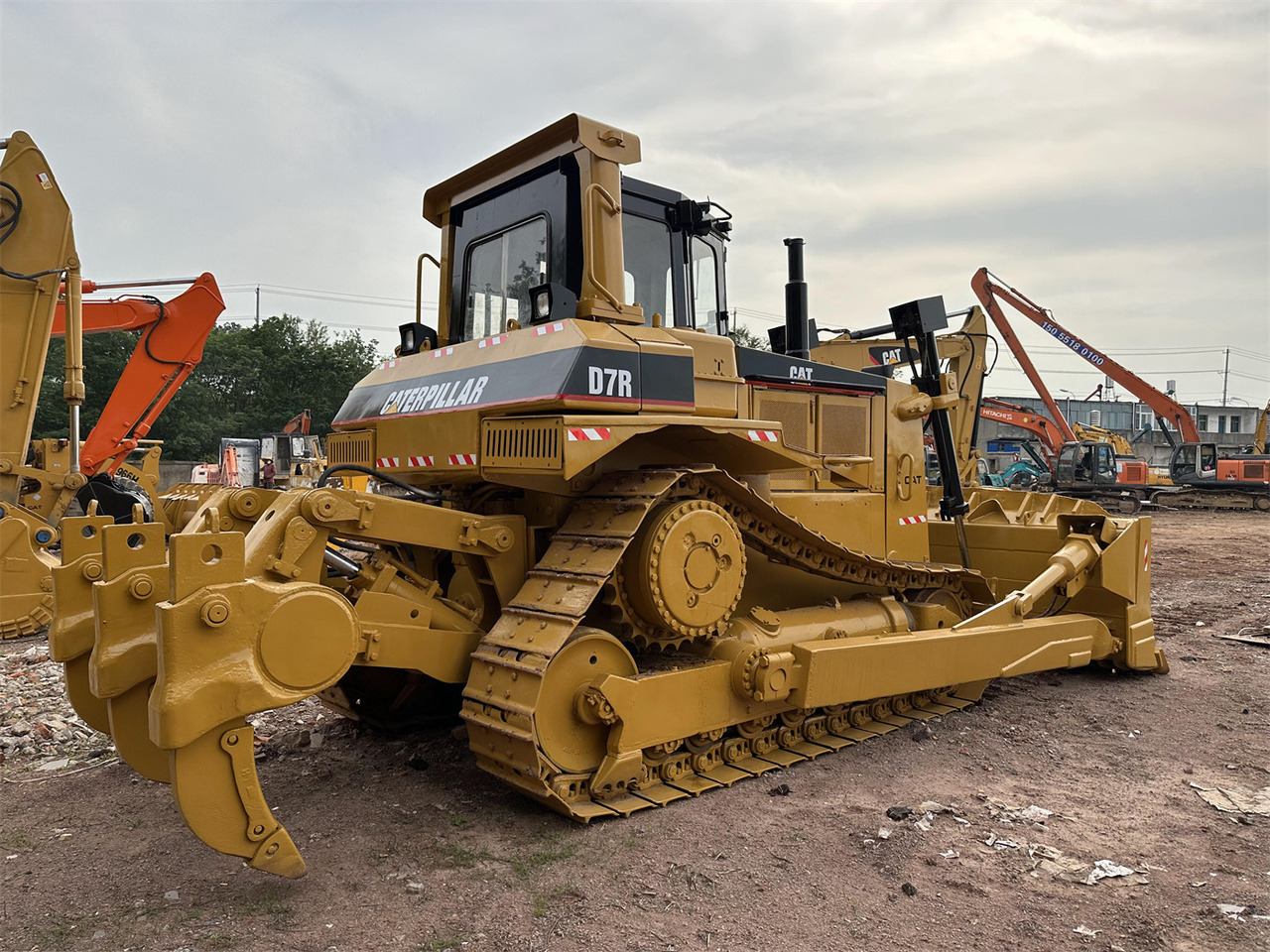 CATERPILLAR D7R - بلدوزر: صور 1 CATERPILLAR D7R - بلدوزر: صور 1
