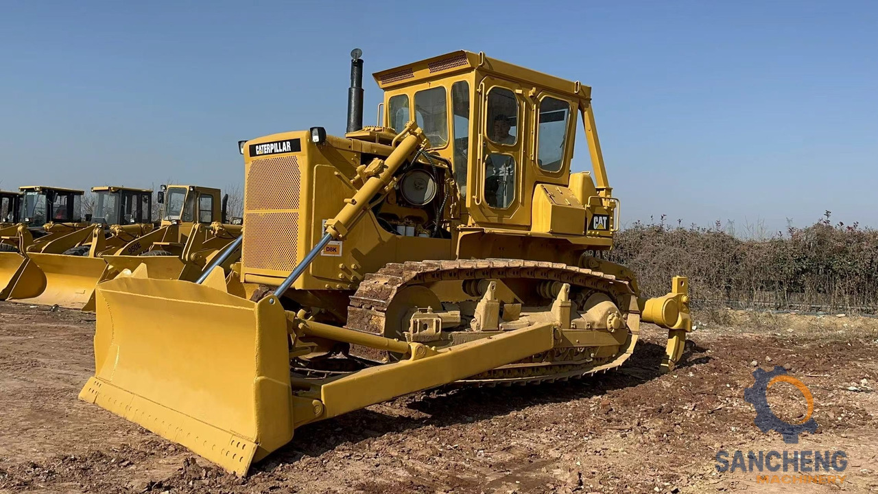 CATERPILLAR D8K - بلدوزر: صور 3 CATERPILLAR D8K - بلدوزر: صور 3