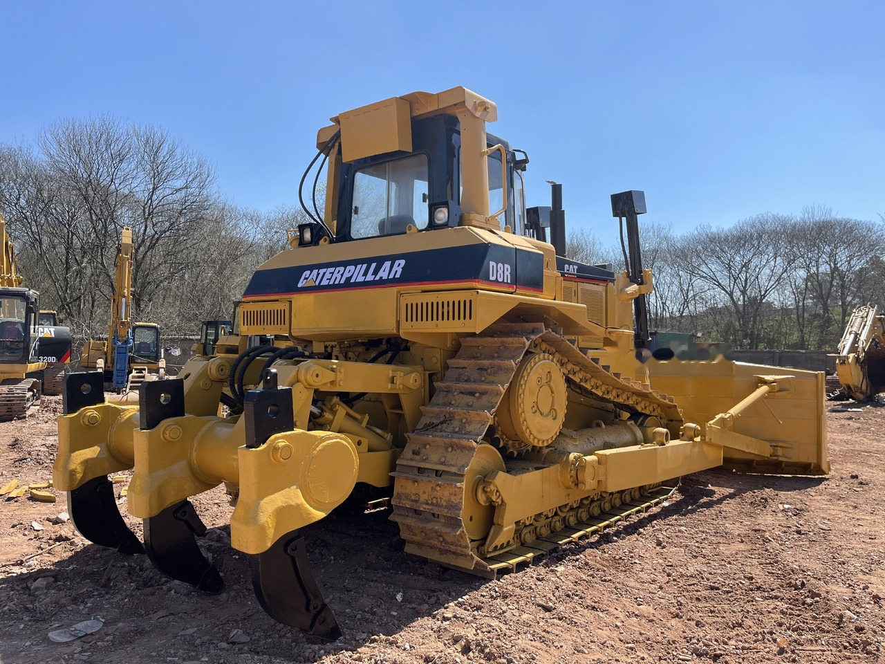 CATERPILLAR D8R - بلدوزر: صور 1 CATERPILLAR D8R - بلدوزر: صور 1