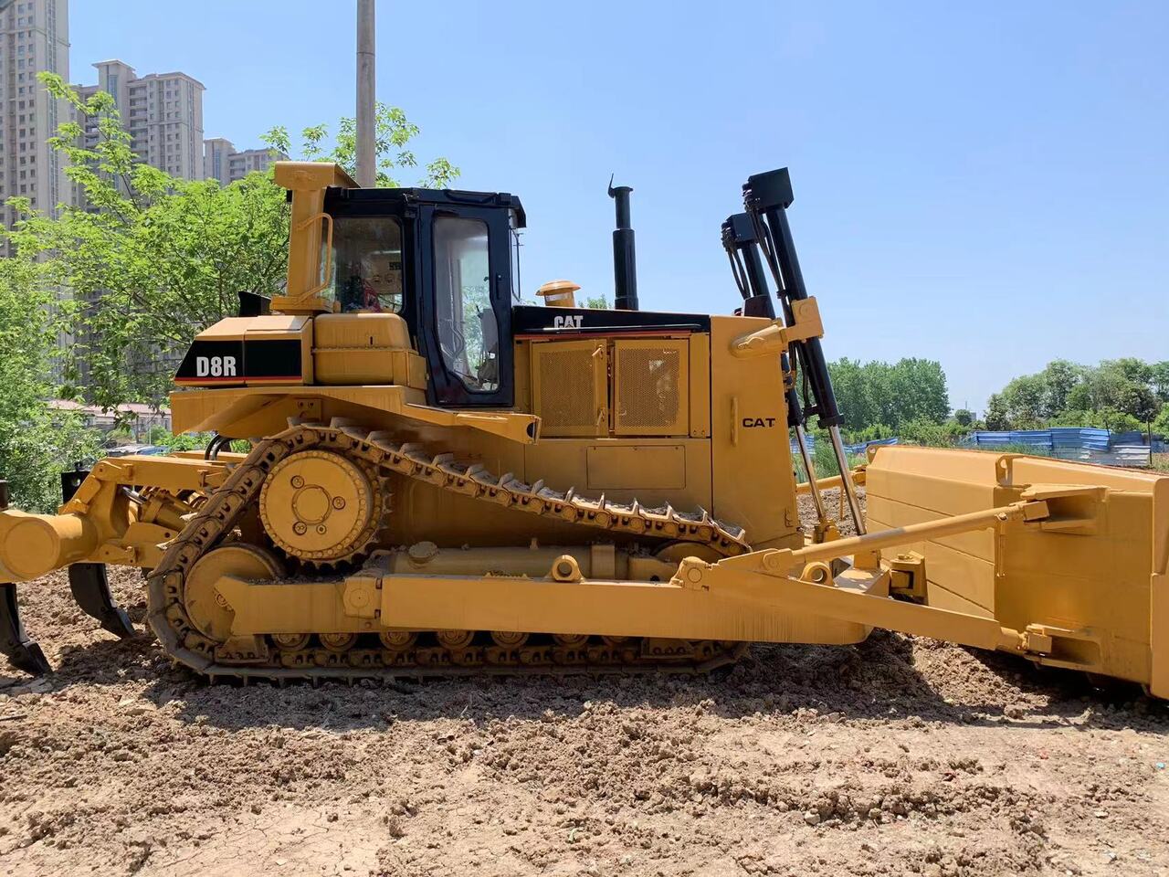 CATERPILLAR D8R - بلدوزر: صور 3 CATERPILLAR D8R - بلدوزر: صور 3