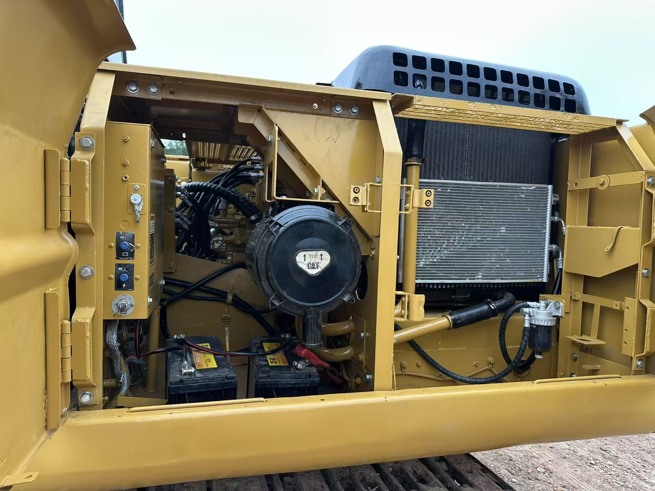 تأجير Caterpillar 320BL excavator Caterpillar 320BL excavator: صور 8 تأجير Caterpillar 320BL excavator Caterpillar 320BL excavator: صور 8