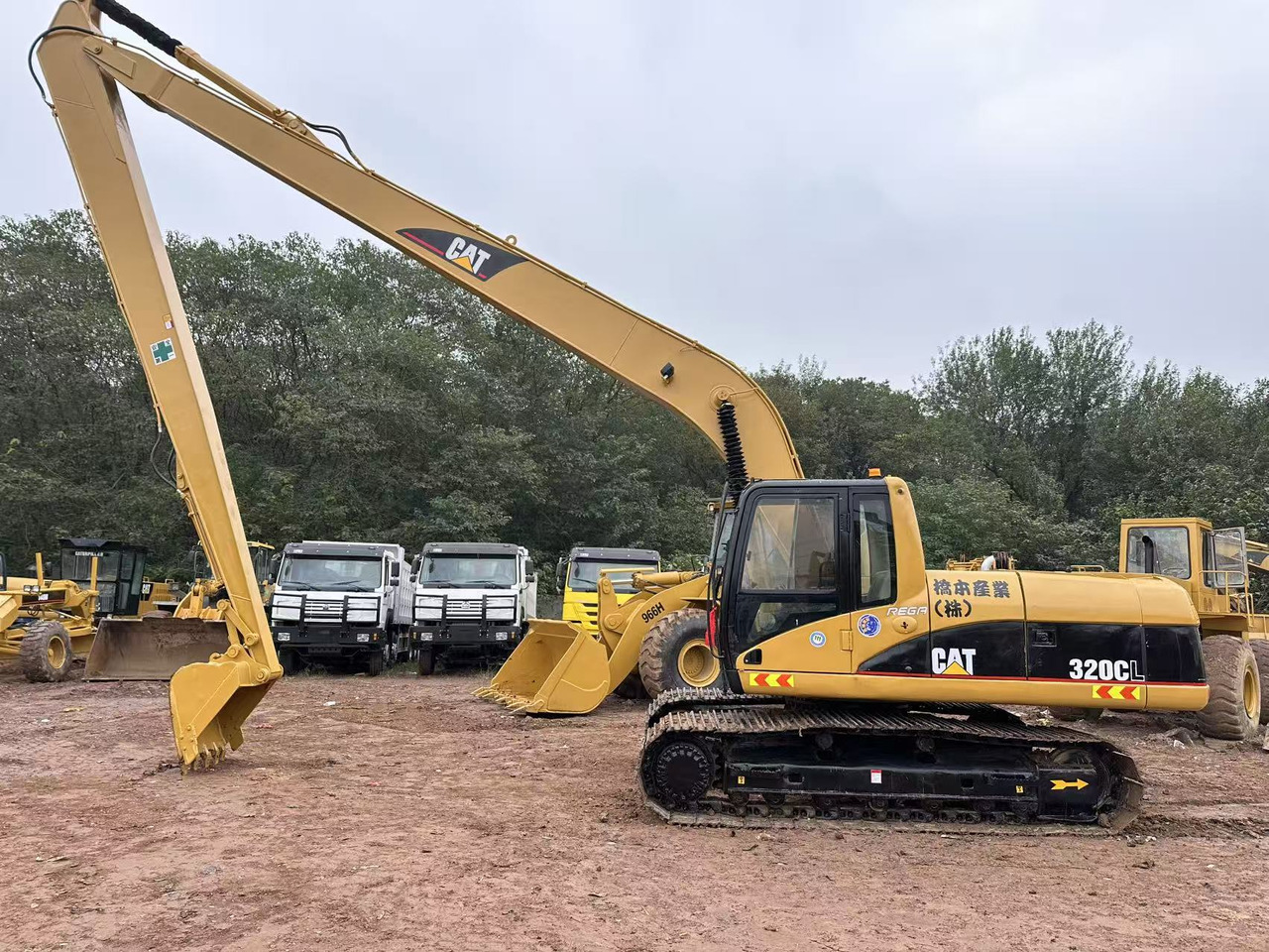 Caterpillar 320CL long reach excavator - حفارات زحافة: صور 1 Caterpillar 320CL long reach excavator - حفارات زحافة: صور 1