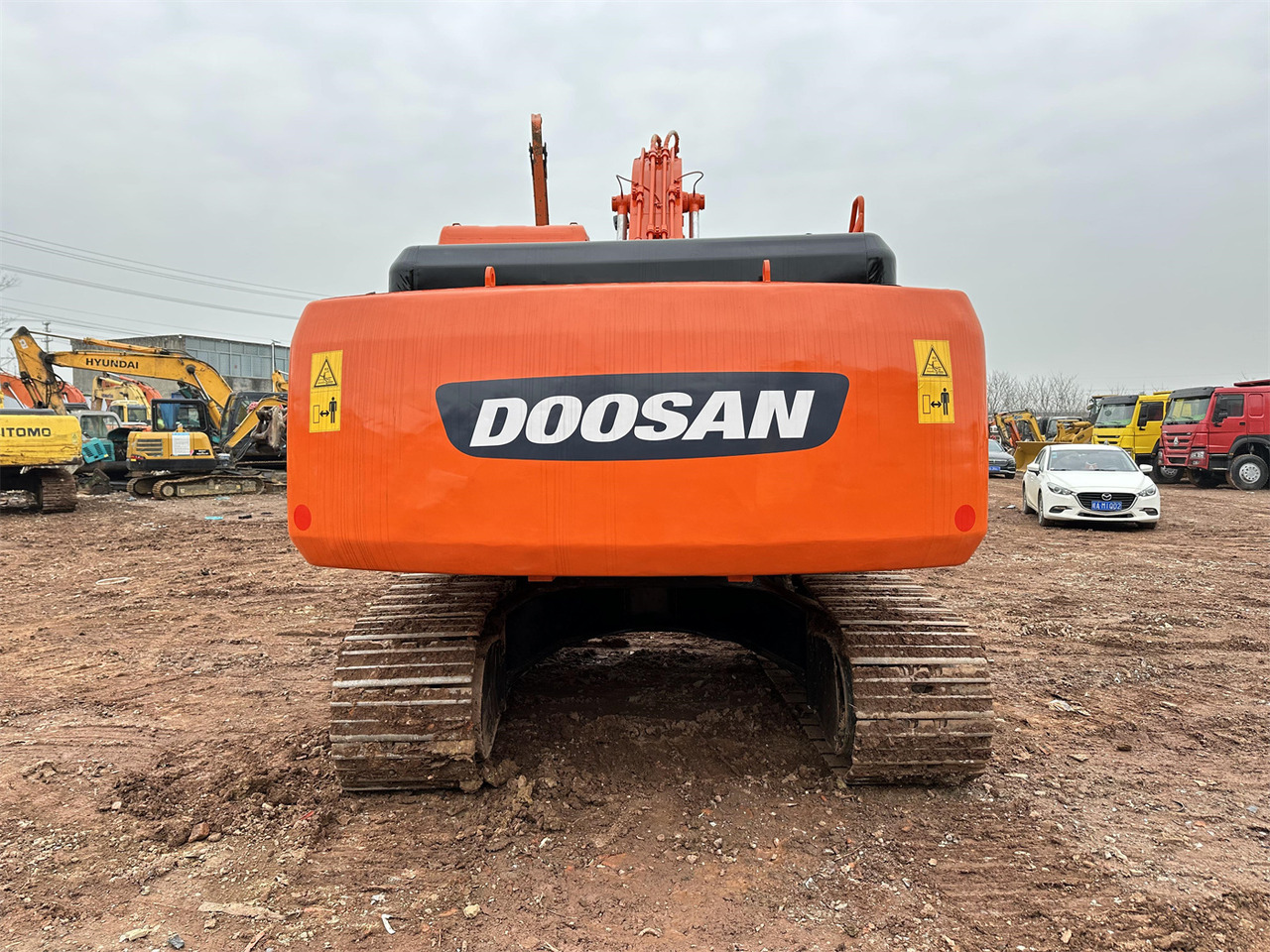 DOOSAN DH220 excavator - حفارات زحافة: صور 5 DOOSAN DH220 excavator - حفارات زحافة: صور 5