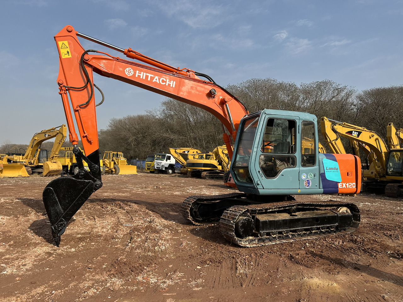 HITACHI EX120 - حفارات زحافة: صور 2 HITACHI EX120 - حفارات زحافة: صور 2