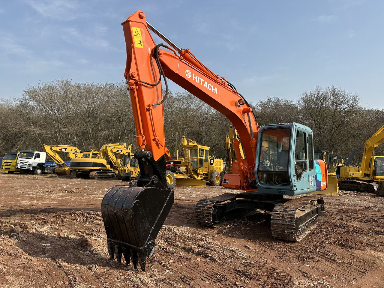 HITACHI EX120 - حفارات زحافة: صور 4 HITACHI EX120 - حفارات زحافة: صور 4