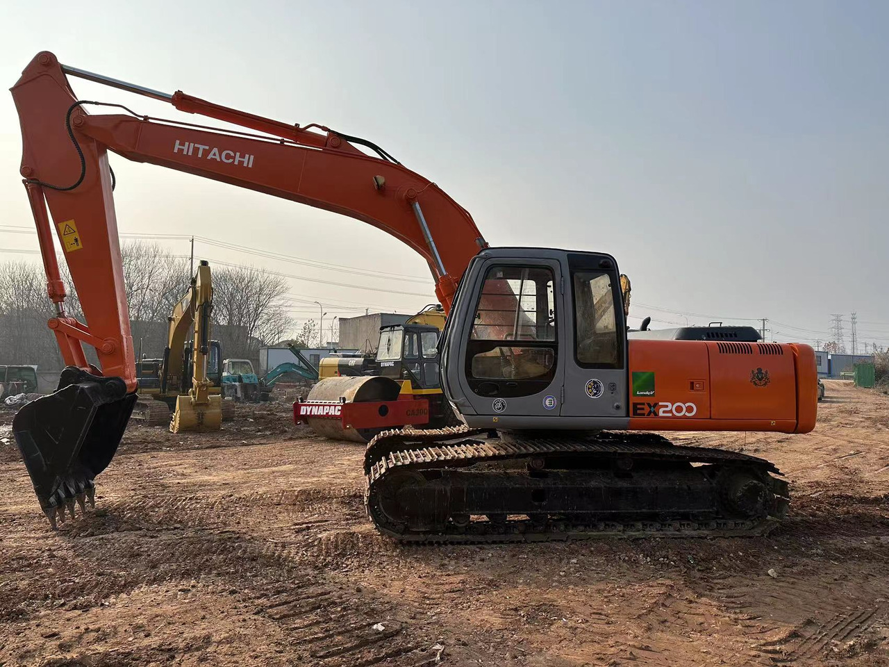 HITACHI EX200 - حفارة: صور 1 HITACHI EX200 - حفارة: صور 1