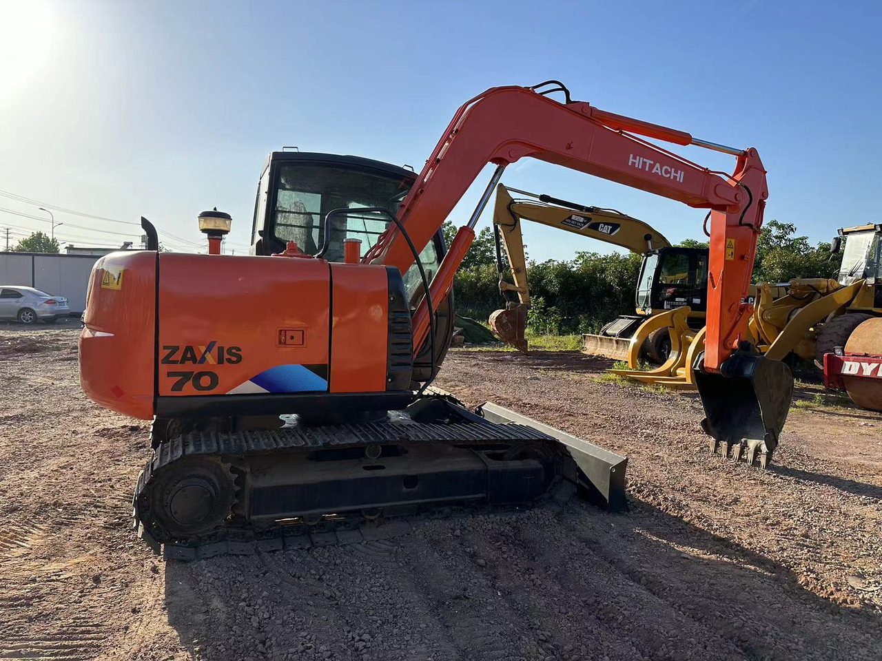 HITACHI ZAXIS ZX70 - حفارة مصغرة: صور 5 HITACHI ZAXIS ZX70 - حفارة مصغرة: صور 5