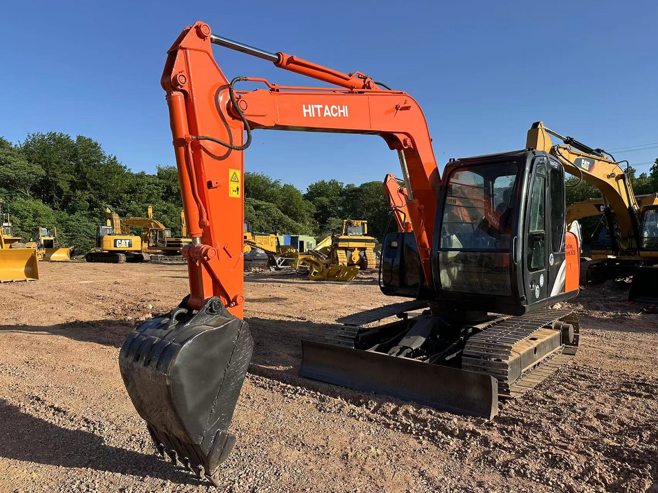 HITACHI ZAXIS ZX70 - حفارة مصغرة: صور 2 HITACHI ZAXIS ZX70 - حفارة مصغرة: صور 2