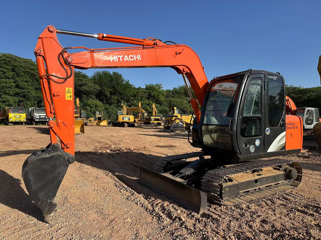 HITACHI ZAXIS ZX70 - حفارة مصغرة: صور 3 HITACHI ZAXIS ZX70 - حفارة مصغرة: صور 3