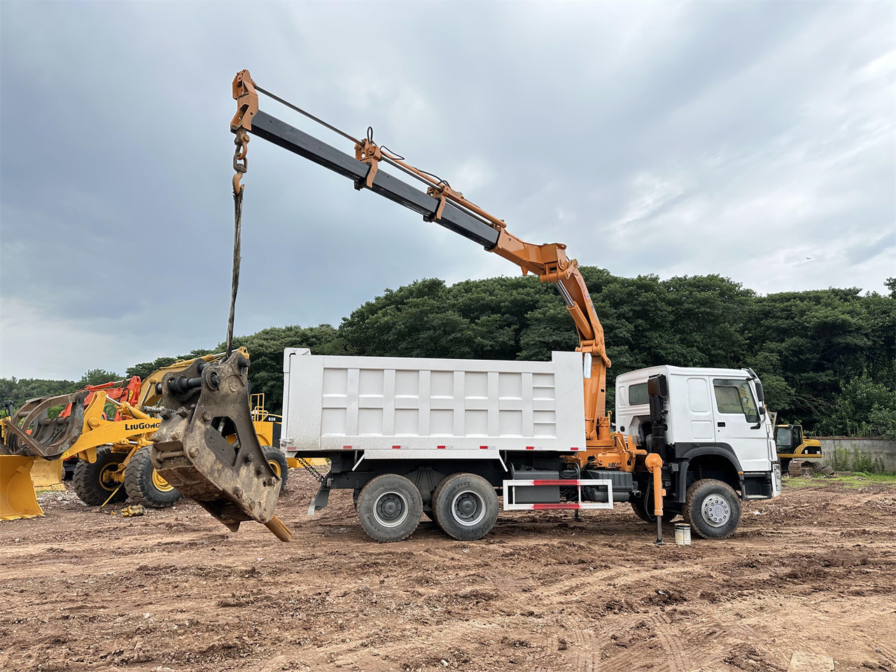 HOWO 371 Mounted Crane Dump truck - شاحنة كرين: صور 2 HOWO 371 Mounted Crane Dump truck - شاحنة كرين: صور 2